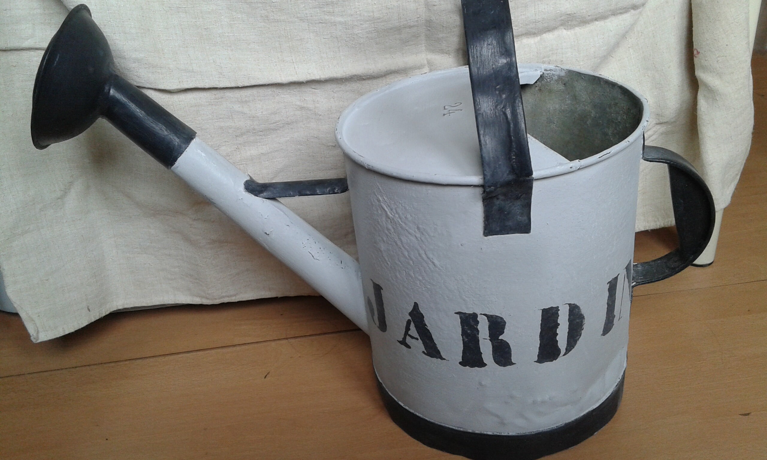 Ancien Arrosoir Patiné Gris Colombe et Noir