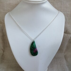 "Rubin Zoisit" halsband