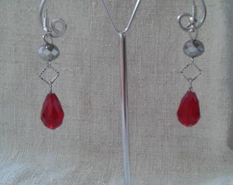 boucles d'oreilles perles rouges et argentées