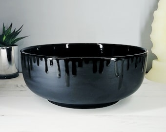 Matte schwarze Schale, runde Obstschalen, Satin-Salatschalen, Glanzeffekt-Finish, große Pasta-Schale, einzigartige Küche, Gothic-Geschenk, Seltsames Wunderbar