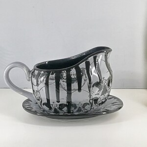 Skull Gravy Boat, Skulls Custard Jug, Large Creamer Dish, Grey Goth Kitchenware, Emo Dinner Service, Punk Table Decoration, Gothic Homeware image 6