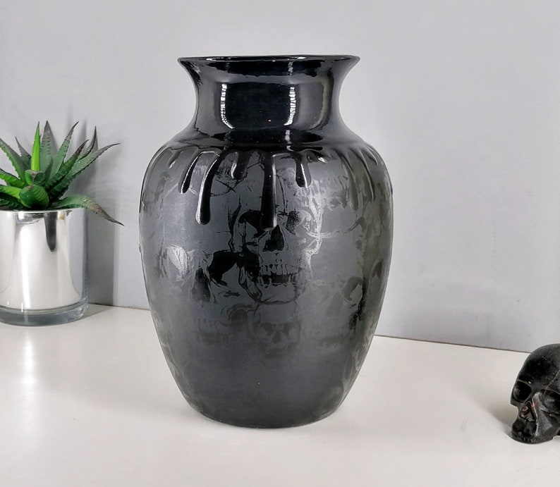 Gothic Skull Vase, Matte Black Goth Skulls Flowers, Macabre Alternative Flower, Emo Curved Vases, Black Ceramic, Decorative Ceramics, Weird image 1