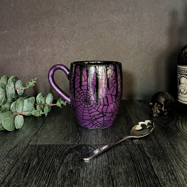 Mug toile violette, toile d'araignée brillante, céramique toile d'araignée, tasse unique, tasses gothiques, tasses à thé brillantes, tasse à café de luxe, cadeau gothique, Halloween