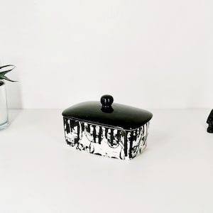 Skull Butter Dish, Skulls dome bowl, Matte Black, Gothic Gift, Creepy dishes, Halloween homeware, Handpainted ceramic, Unique Kitchen Design