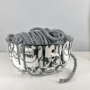 Skull Yarn Bowl, Macabre Wool Bowls, Gothic Knitting, Black White Goth, Crochet Skulls, Weird Wonderful, Alternative Sewing, Emo Punk Rock image 2