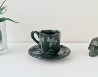 Tasse à expresso et soucoupe fantôme, bizarre merveilleux, céramique gothique macabre, shot de café, cadeau addict à la caféine, cadeau Web d’Halloween, effrayant