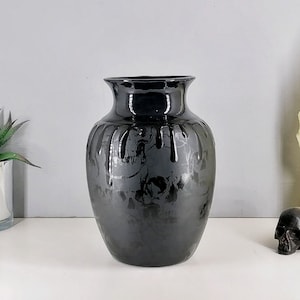 Gothic Skull Vase, Matte Black Goth Skulls Flowers, Macabre Alternative Flower, Emo Curved Vases, Black Ceramic, Decorative Ceramics, Weird image 6