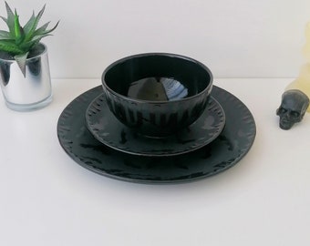 Matte Black Bats, Bat Dinner Set, Gothic Lunch, Alternative Coupe Plate, Black Bowl, Hand Painted Ceramic, Gift Present, Weird And Wonderful