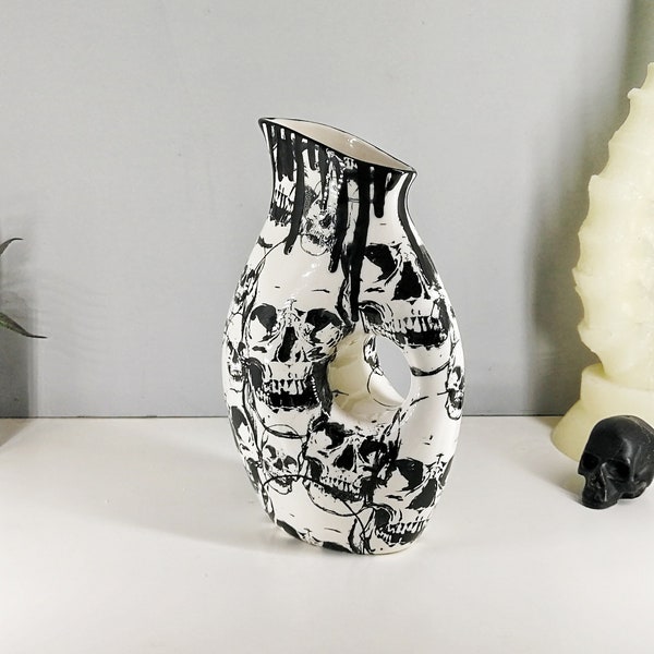 Skull Drip Pitcher, Skulls Wine Pourer, Drinks Flask, Gothic Jug, Goth Vase, Home Decoration, Kitchen Utensil Decanter, Unique Cocktail Jugs