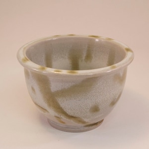 Handmade ceramic flower pot. succulent white/beige plant pot. perfect for outdoor, indoor, kitchen decor, room decor. window display
