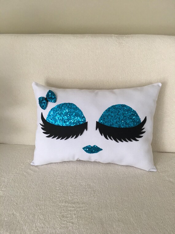 Eyelash cushion 2025