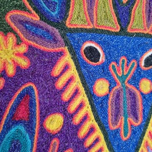 José Benítez Sánchez Pintura em Fio Huichol (1991) – Cosmologia do Cervo Peiote – Arte Indígena Wixárika 60 cm imagem 6