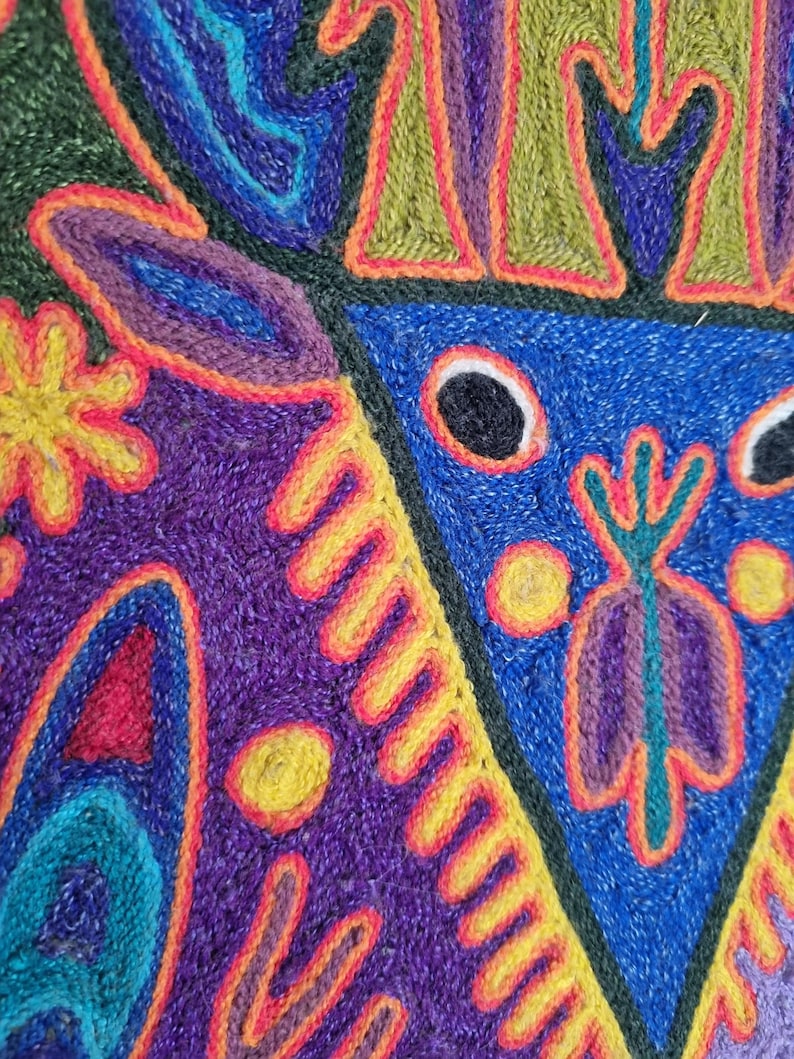 José Benítez Sánchez Pintura em Fio Huichol (1991) – Cosmologia do Cervo Peiote – Arte Indígena Wixárika 60 cm imagem 6