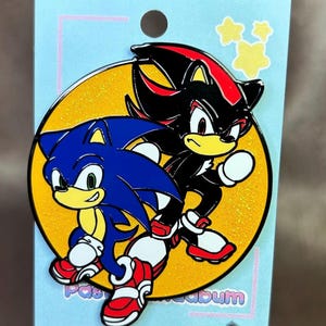 Sonic the Hedgehog SA2 - Sonic and Shadow enamel pin