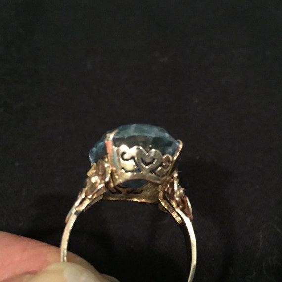 Vintage antique style gold with green stone ring - image 3