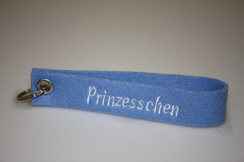 Filz-Schlüsselanhänger mit STICK PRINZESSCHEN Bild 2