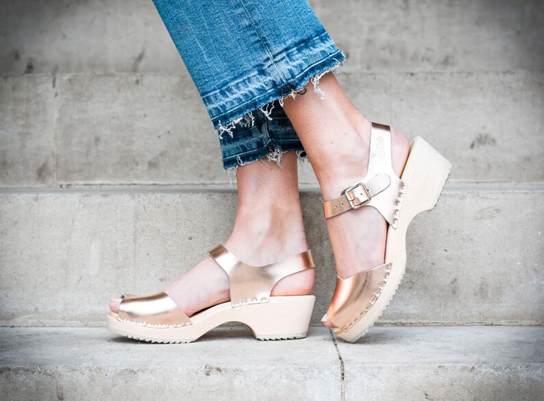 low wood clogs