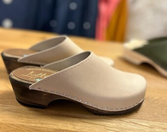 Swedish Clogs Womens Clogs Classic Palomino Leather by Lotta from Stockholm / Wooden Clogs / Mules / Low Heel / lottafromstockholm