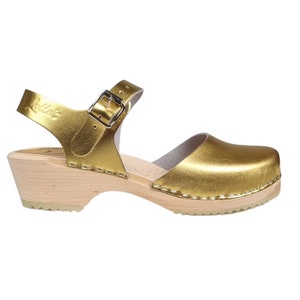 Swedish Clogs Low Wood Gold in PU Leather by Lotta from Stockholm / Wooden Clogs / Low Heel / Mary Jane Shoes / Made in Sweden image 3