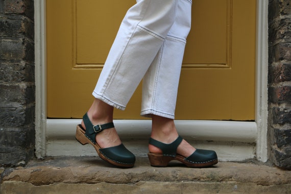 clogs green