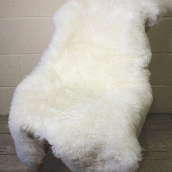 Tapis en peau de mouton Carpette d'Islande en peau de mouton blanc tondue pour fauteuil moyen en peau de mouton Housse de canapé Hygge scandinave