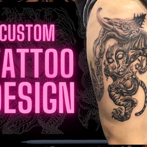 Könnte beinhalten: Ein schwarzes und graues Tattoo-Design einer mythischen Kreatur mit einem Elefantenkopf und einem menschlichen Körper. Die Kreatur hält einen Tiger in ihren Armen. Das Tattoo befindet sich auf dem Oberschenkel einer Person.