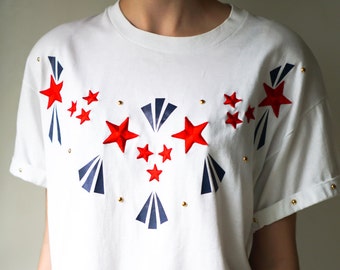 Vintage Embroidered Tee / Embroidered Star Tee / Vintage 90s Star Tee Shirt / Women's 90s Patriotic Top  / Red White and Blue Star Tee