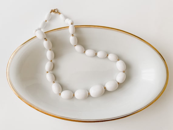 Collier Vintage Feuille Gravée Avec Perle Blanche - Or, Occasion En Impeccable état