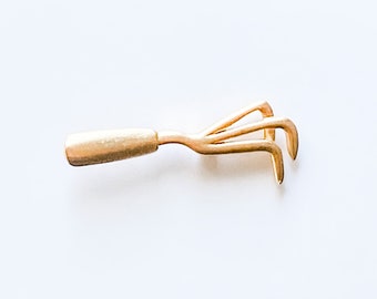Vintage JJ Jonette Jewelry Garden Cultivator Rake Tool Brooch Pin Gold Toned Pewter