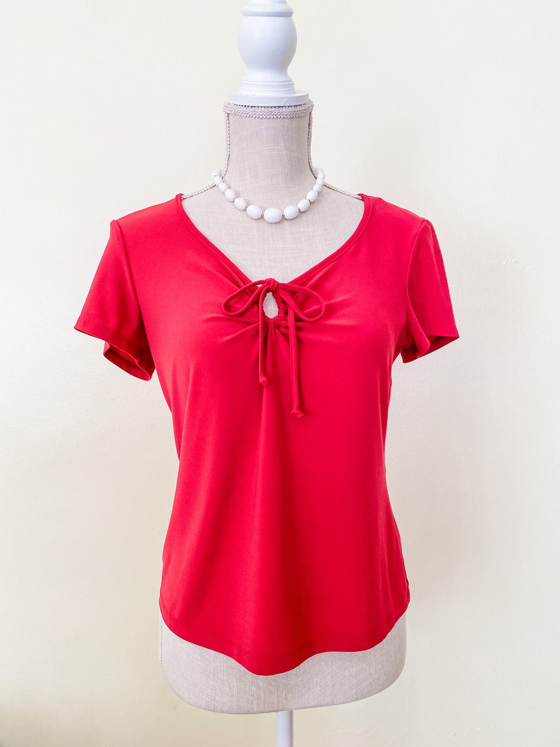 Vintage David Wayne Keyhole Top / 90s Clothing / Fuchsia Red Stretch Top / Vintage Clothing / Vintage Blouse image 1