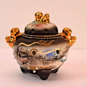 Vtg Japanese Moriage Dragonware 3D Hand Painted Dragon Diffuser Gold Trim