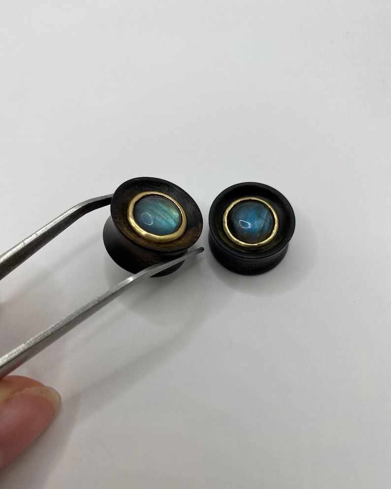 Photo shows an example of 16 mm plugs