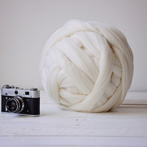 Chunky 100% Merino Wool Yarn for Chunky Knit Blanket, DIY Knitting Kit, Super Chunky Yarn, Chunky Yarn Giant Knitting Gift Christmas image 9