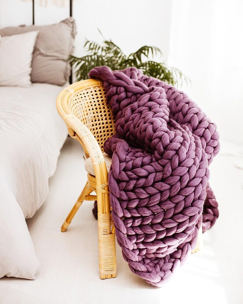 Luxury Blanket Made from 100% Natural Merino Wool, Super Soft Cozy & Warm Present Pale purple