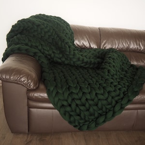 Green Blanket, Chunky Knit Blanket, Green, Throw, Green Throw Blanket, Wool Anniversary Gift for Her, Wool Gifts Christmas for a Family