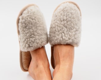 Women's Sheep Wool Slippers, Fuzzy Slippers With Soft Sole