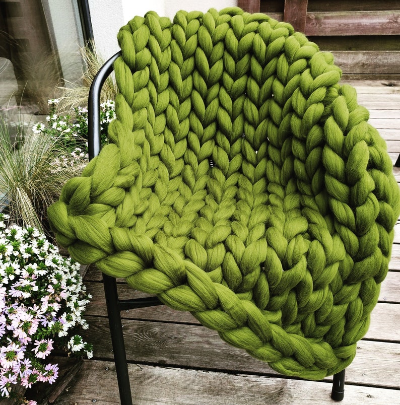 Chunky Blanket, 100% Merino Wool Blanket, Giant Blanket, Arm Knit Blanket, Chunky Knitted Blanket, Heavy 100 Wool Blanket Throw Moss green