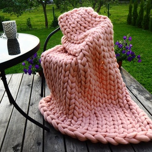 Giant Blanket, 100% Merino Wool Blanket, Chunky Knit Blanket, Knitted Blanket, Arm Knit Blanket, Warm 7th Anniversary, Christmas Gift Wife Light pink