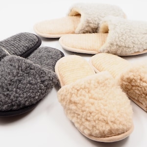 Women&#39;s Sheep Wool Slippers, Fuzzy Slippers with Soft Sole, Sheepskin House Slippers for Women, Christmas Present for Wife, Grandma, Mom