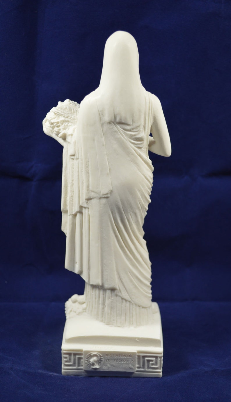 Demeter sculptuur standbeeld oude Griekse Godin van de Etsy Nederland Demeter sculptuur standbeeld oude Griekse Godin van de Etsy Nederland
