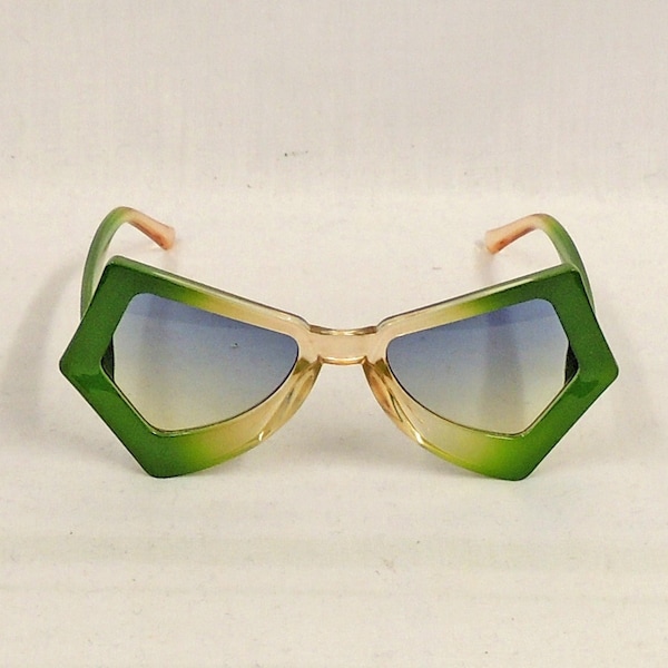 Fantasia Green Retro Wing Sunglasses  1950s 1960s style  UV400