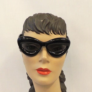 Polly  Black  Space Age Cats Eye Sunglasses Retro  1960's style  UV400