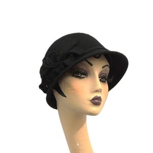 Black  Vintage style 1920’s 30’s Short Brim Wool  Felt Cloche Hat