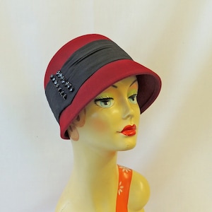 Wine Vintage style 1920s inspired 100% Wool Felt Short Brim Cloche Hat