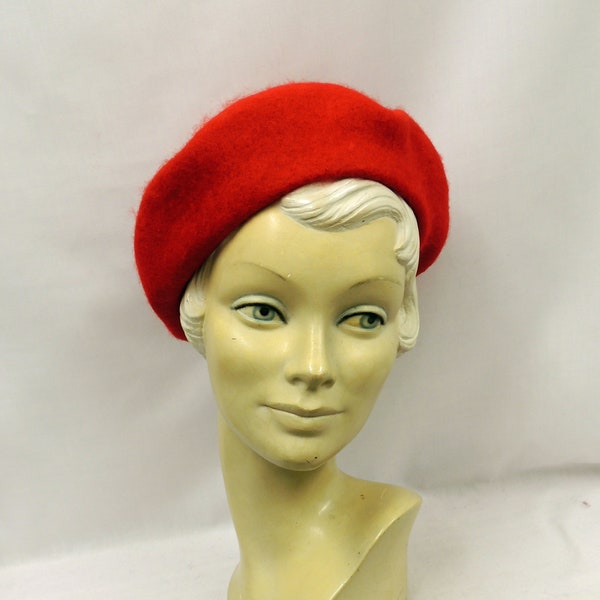 Red 100% Pure New Wool Timeless Classic 1930's 1940's Vintage style Beret