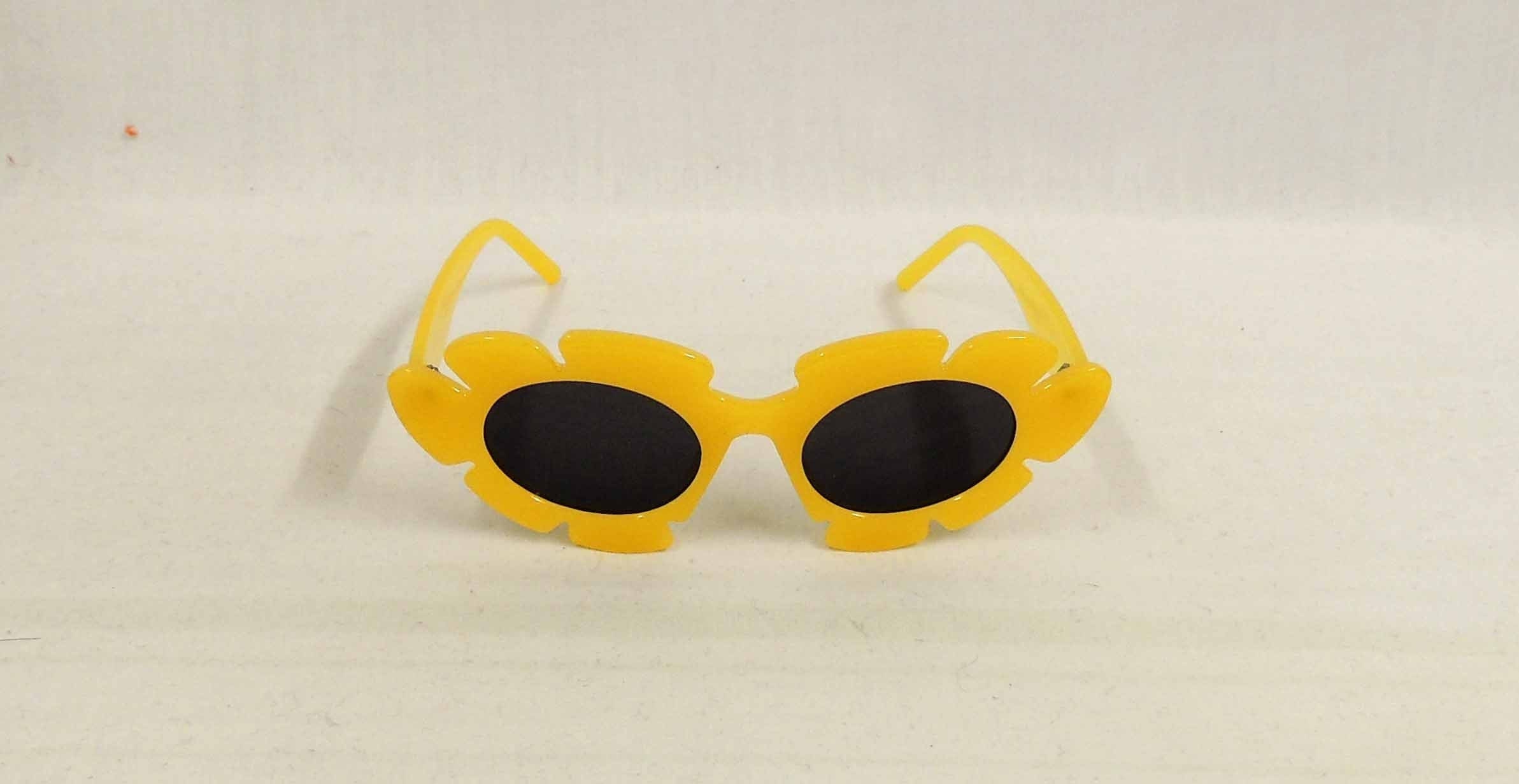 NEW Retro 50\'s Orange Flower Accented Cat\'s Eye Sunglasses RADICAL YES COSMOS KEEPER SUNGLASSES main image 3