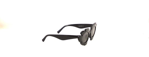 Daisy Black Flower Shape Cats Eye Sunglasses 1960s Retro  display picture 1