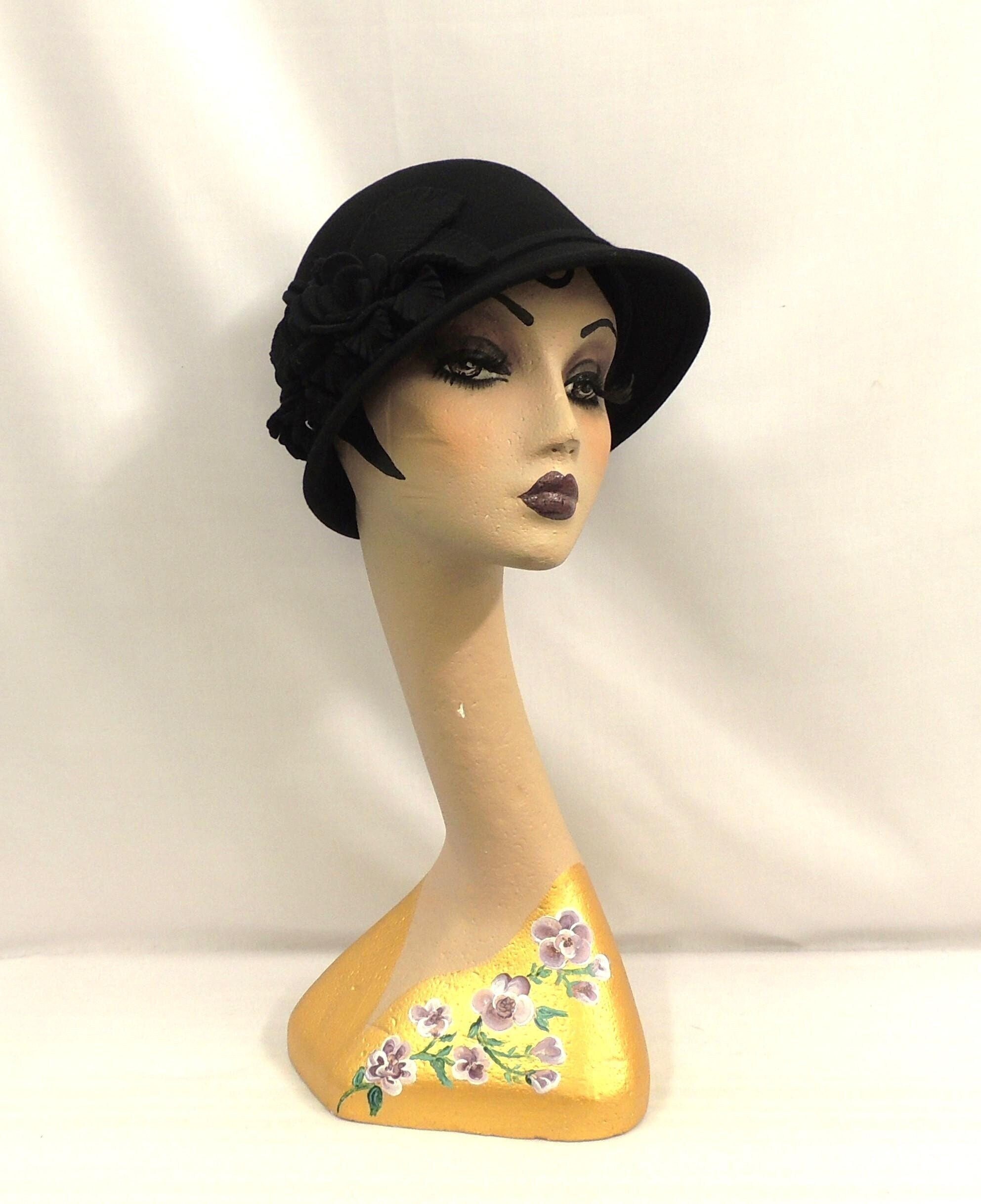 Black  Vintage style 1920’s 30’s Short Brim Wool  Felt Cloche Hat