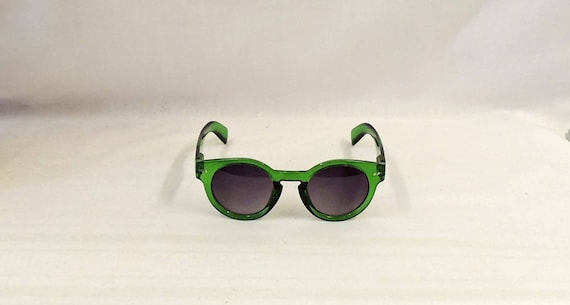 Green cat-eye vintage style sunglasses - Capri People - Manecapri