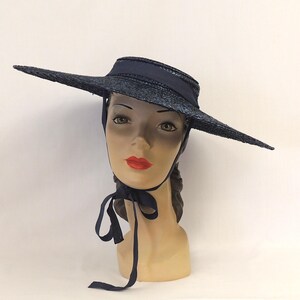 SPLENDID 1950s\' NAVY STRAW CART WEHEEL HAT WITH GROSGRAIN BAND 40s/50s Navy New Look Cartwheel Hat | Straw Platter Hat  main image 2